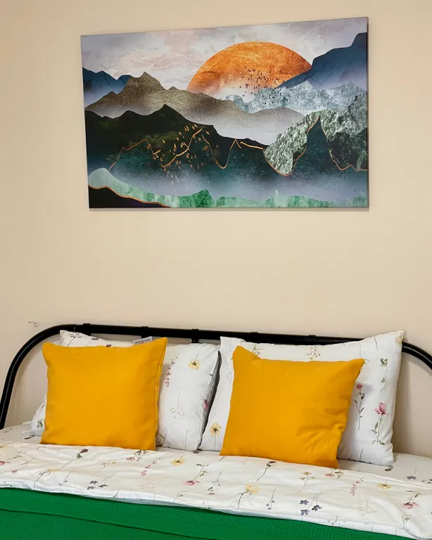 Дом у подножия горы