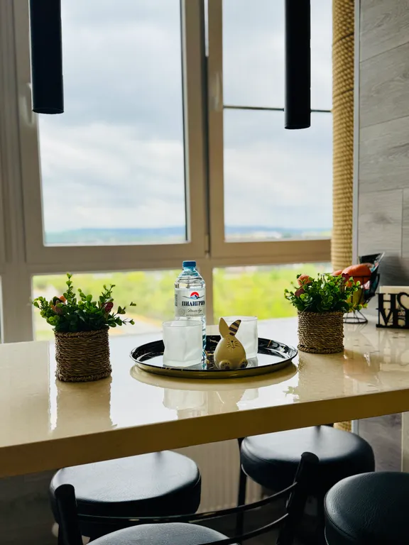 Совершенно новая чистая квартира в тихом районе города