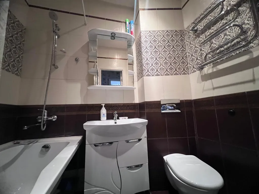 Квартира 2-комнатная Квартира — Свердловский