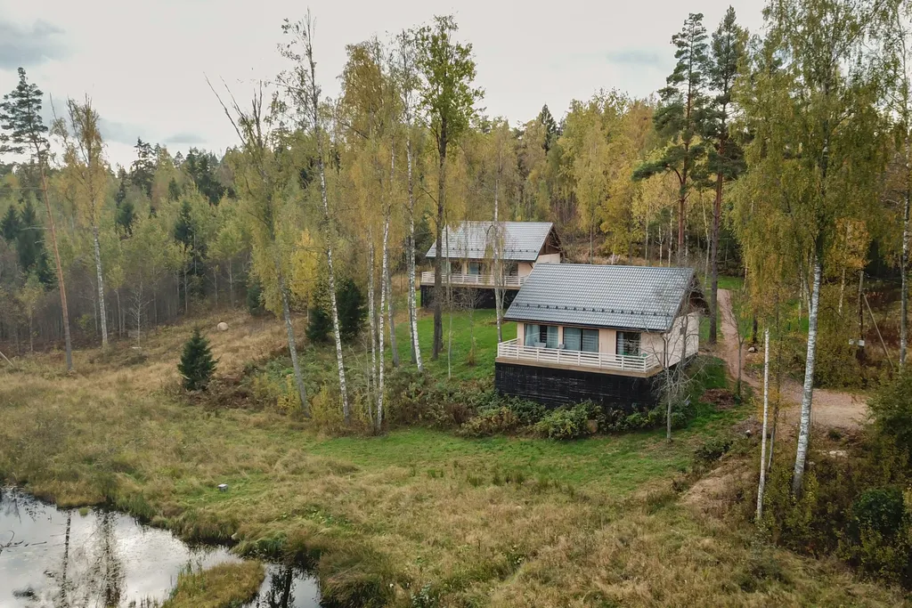 Коттедж с прямым видом на озеро