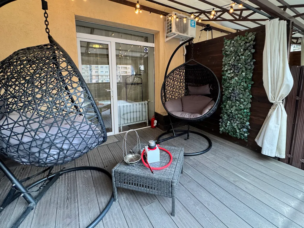 Студия Америка с кинотеатром, террасой и кухней