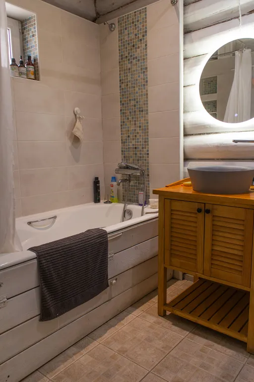 Дом в соснах