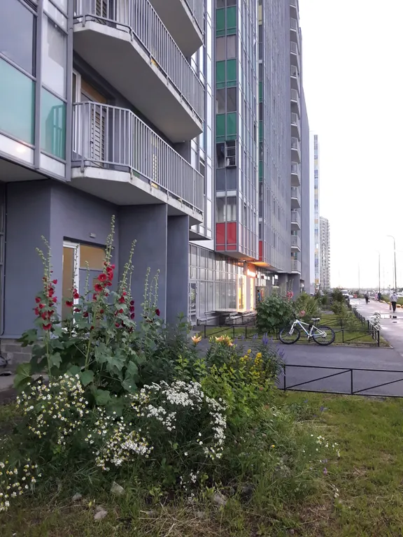 Уютная квартира в новом доме недалеко от метро