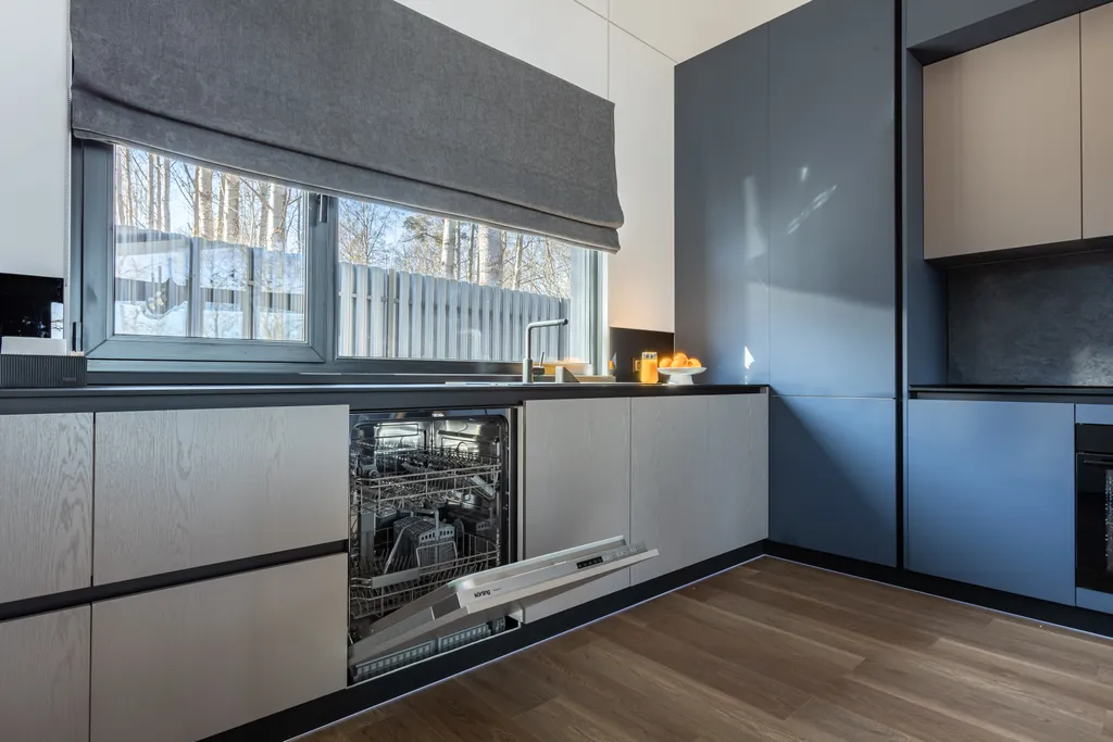 Коттедж на берегу озера с сауной