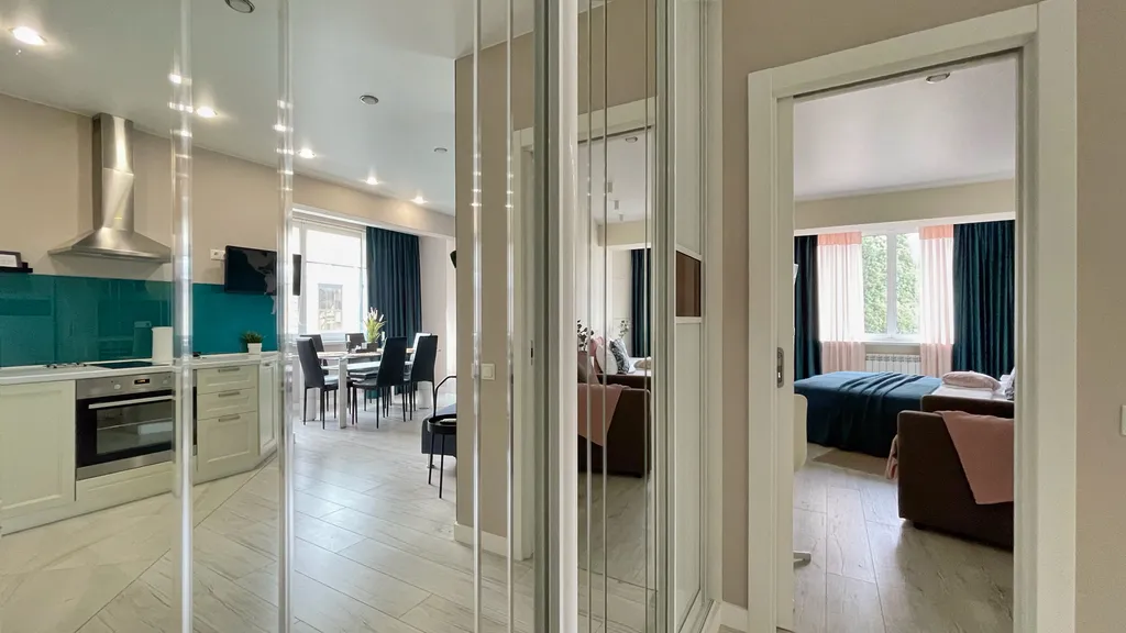 Квартира Апартаменты Grand-Marina Premier с балконом и видом на пальмовую аллею — Сочи