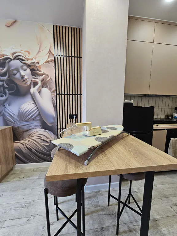 Дизайнерская квартира с посудомоечной машиной и в 10 минутах от центра