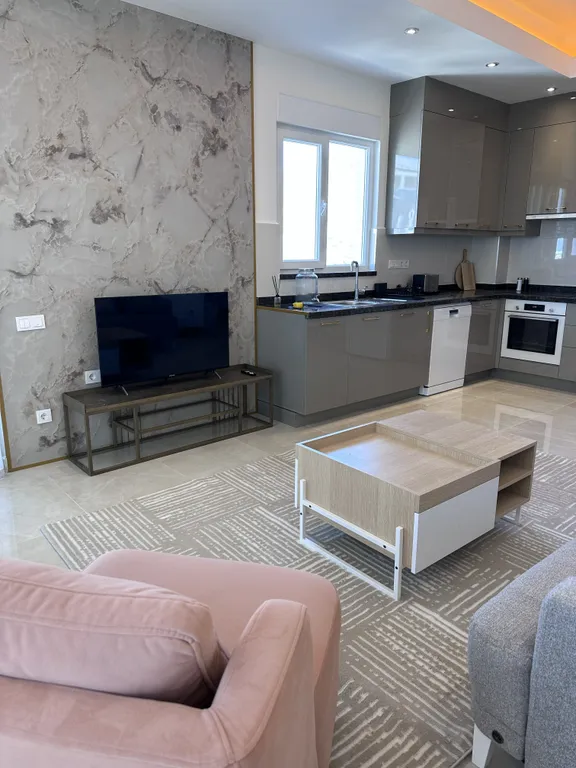 Светлая уютная квартира в Махмутларе с панорамным видом на море и горы