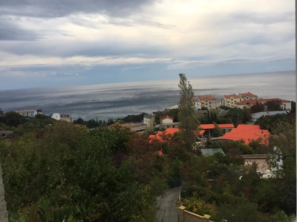 Уютная квартира на Вилле Дельмар с можевельником со стороны лоджии