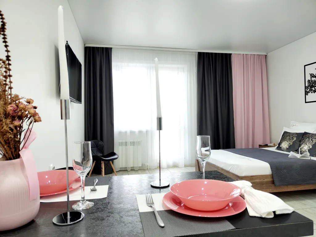 Студия с обзорным видом на город