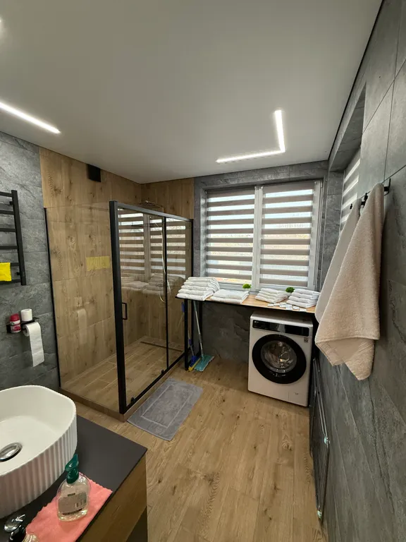 Апартаменты с видом на сосновый лес