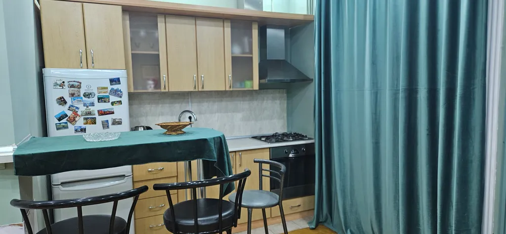 Квартира у ресторана Колорит