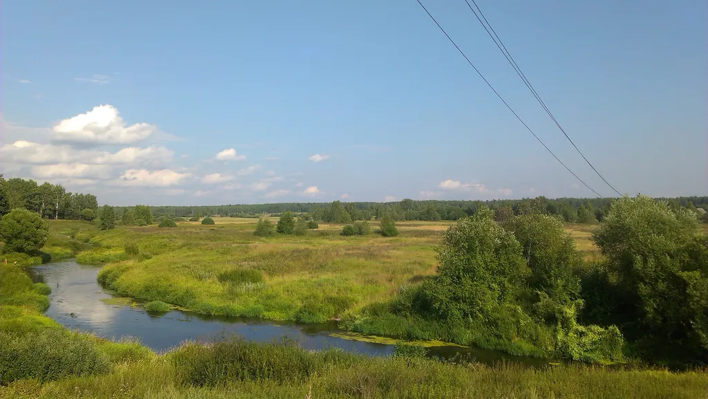 Просторный дом с баней в тихой деревушке у реки