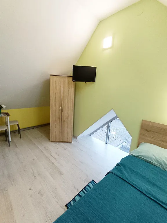 Стандартный одноместный номер на мансардном этаже