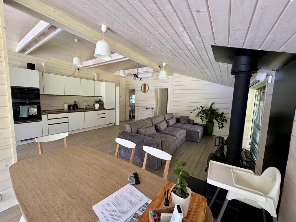 Коттедж Дом с летним бассейном, 3 спальни — Дубна