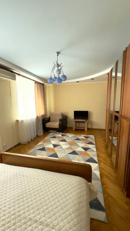 Трехкомнатная квартира в центре города