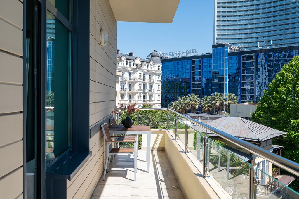 Семейный Lux