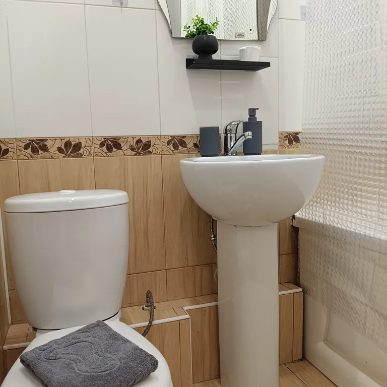 Квартира 2-комнатная квартира с отдельной кухней около аэропорта — Иркутск