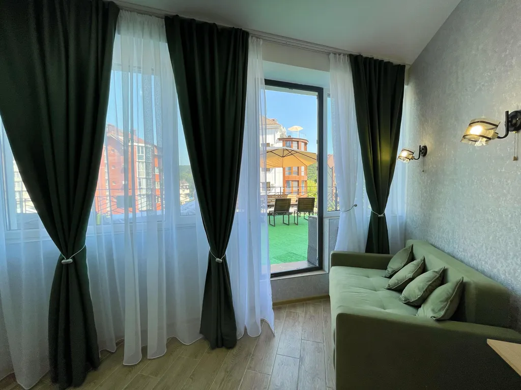 Апартаменты с террасой 60 м2 собственным бассейном, 3 минуты до пляжа