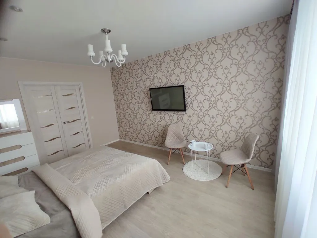 Однушка у озера с кондиционером и свежим ремонтом