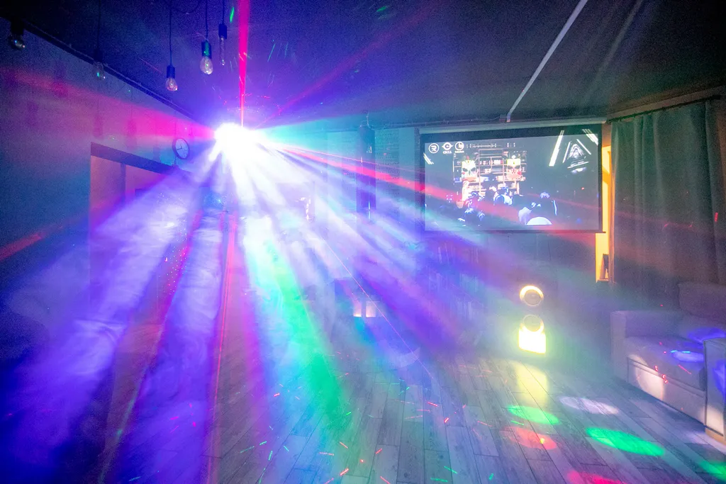 Культовый коттедж LoftCherdak, баня, чан, танцпол с пеной