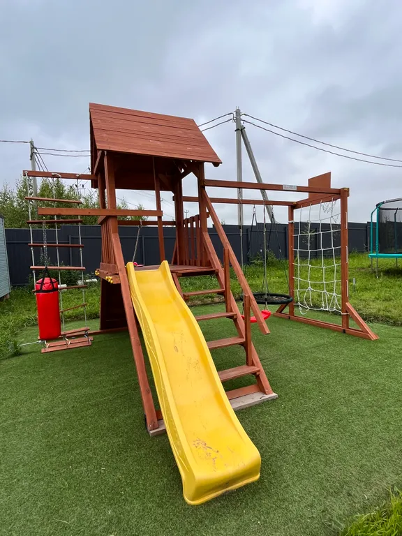 Дом у реки с баней