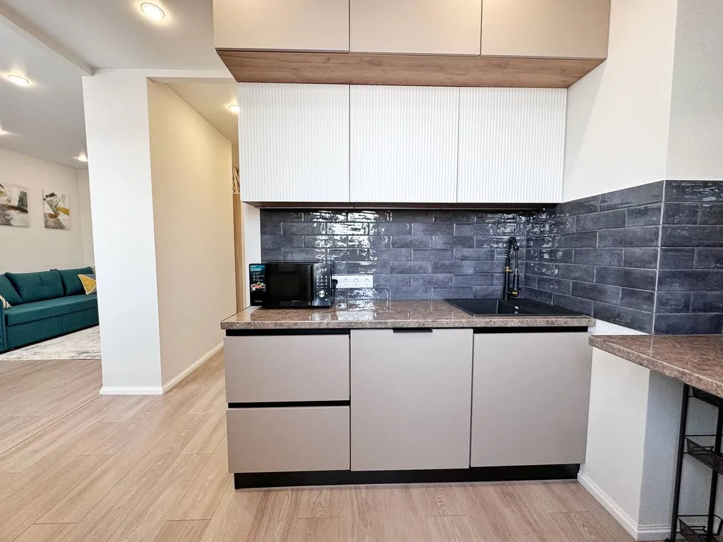 Дизайнерская 2-х комнатная квартира рядом с Море парком