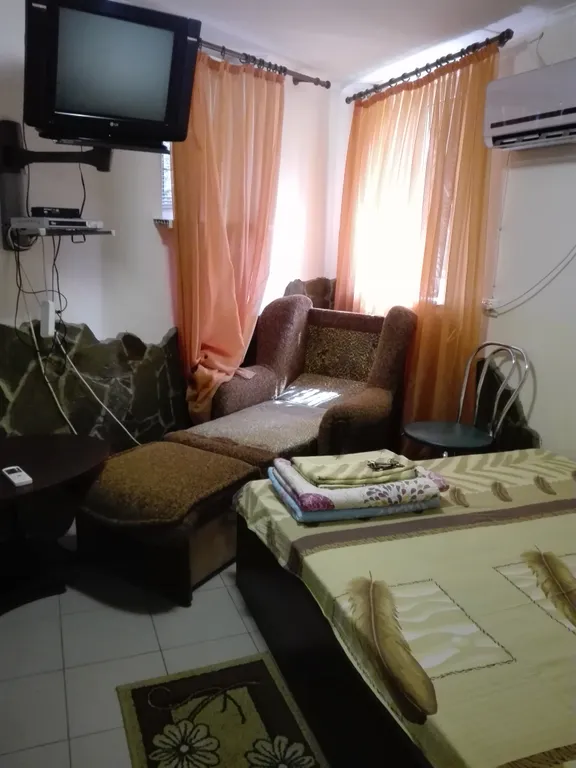 Квартира Уютная комната в центре города — аренда посуточно в Алушта