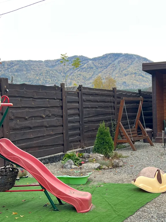 Дом благоустроенный с видом на гору