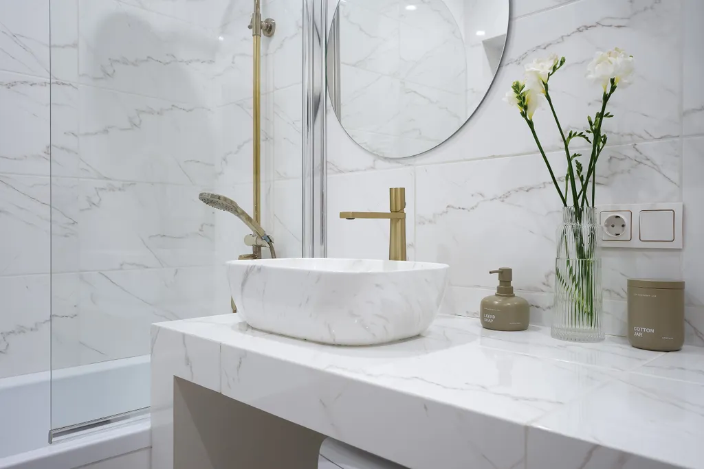 Роскошная студия Золотая с качелью и ванной