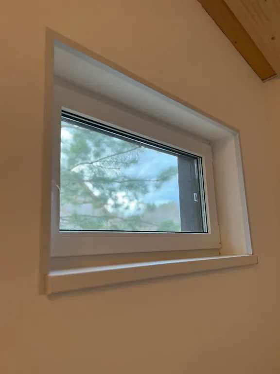 Стильный дом на берегу Ладожского озера с панорамным видом