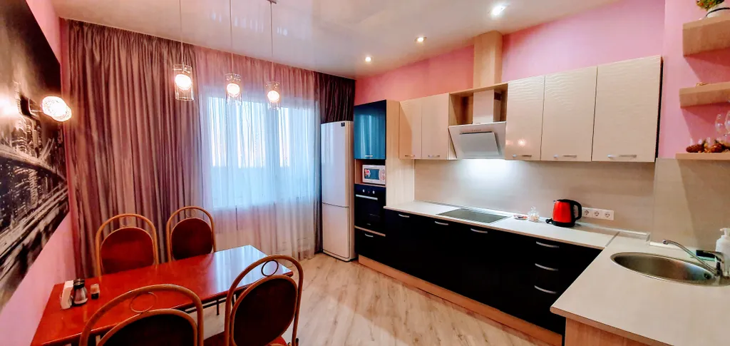 Комфортная 1-комнатная квартира рядом с ТРЦ Аура