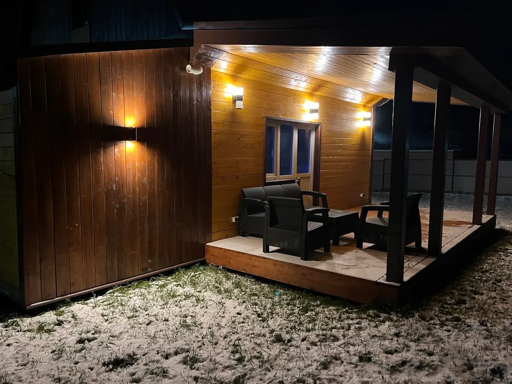 Уютный дом у леса