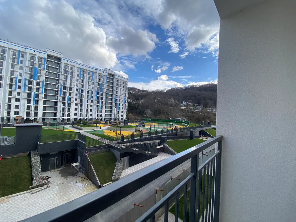 Студия у реки