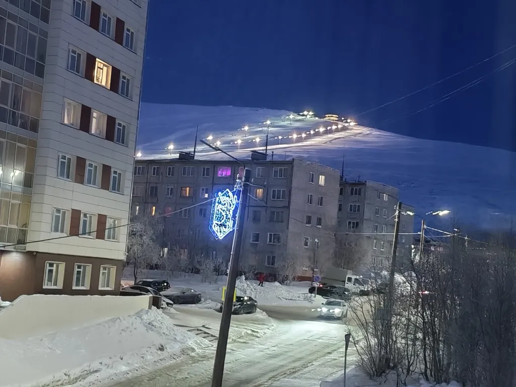 Квартира Бюджетная квартира "Дёшево и СерДЕЧНО". — Кировск