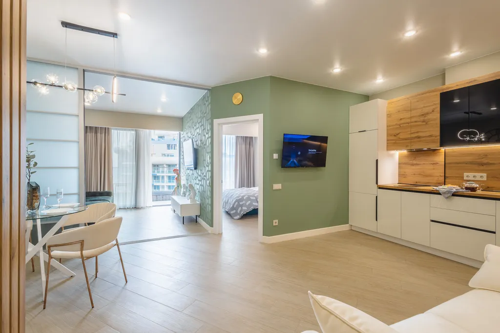 Просторная видовая трёхкомнатная квартира в приморском парке