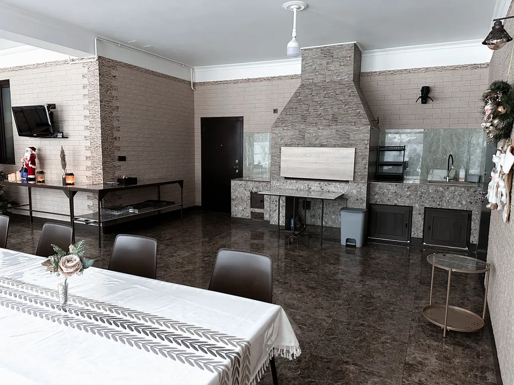 Дом с бассейном и баней в Самаре