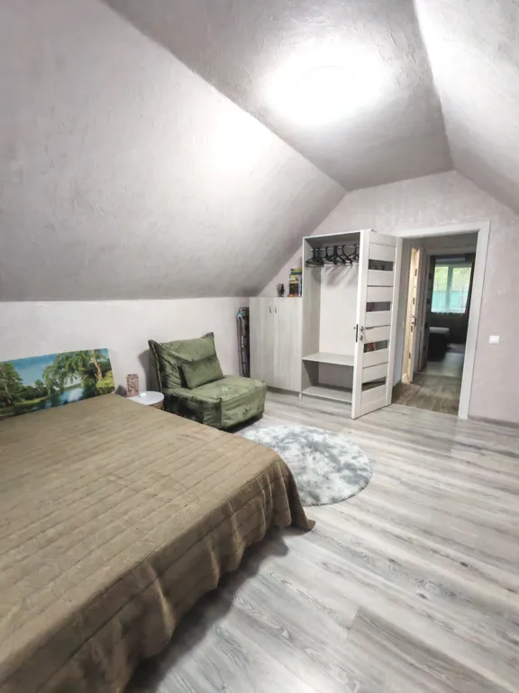 Уютная мансарда дома у озера