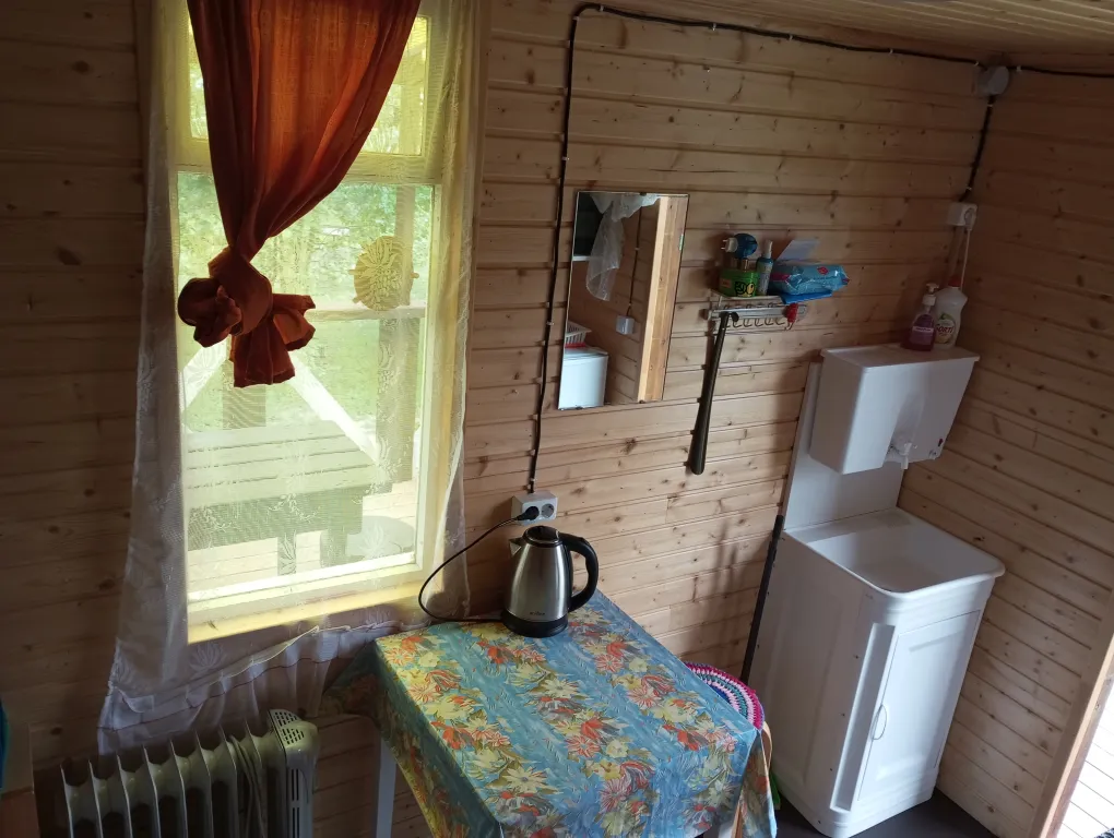 Домик у озера