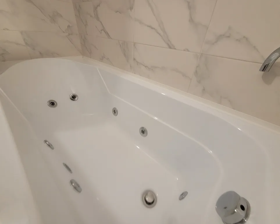 Квартира-студия с фитобочкой и джакузи с панорамным видом в ЖК Scandis