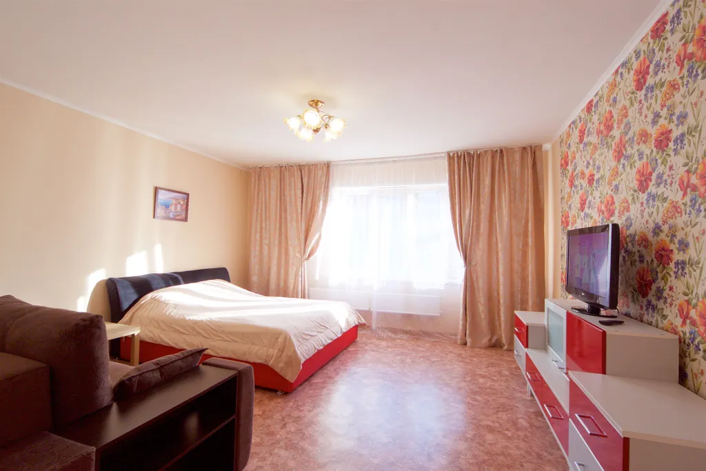 Большая двухкомнатная квартира напротив Планеты — аренда посуточно в Красноярск