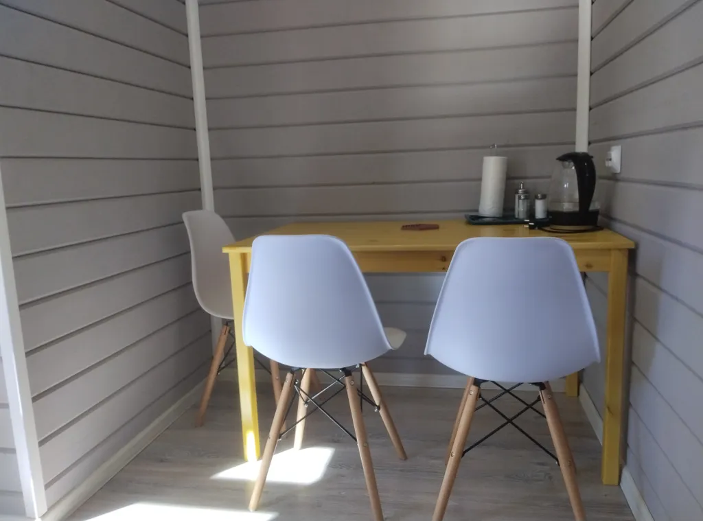 Коттедж Домик с панорамным остеклением, террасой и видом на озеро и лес — Сортавала