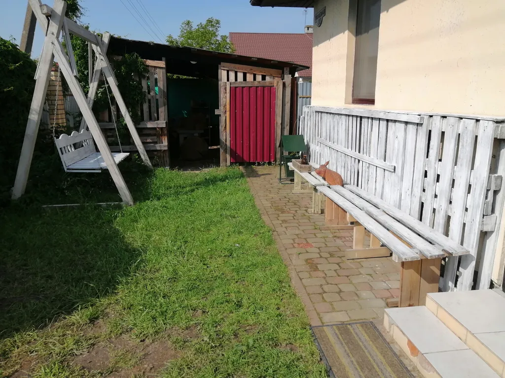 Дом с баней, бильярдом и бассейном