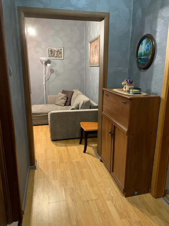 Большой дом с парковочным местом