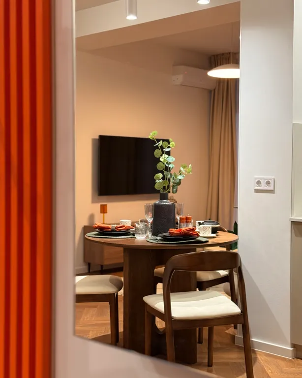 Persimmon, europe square - historic city center