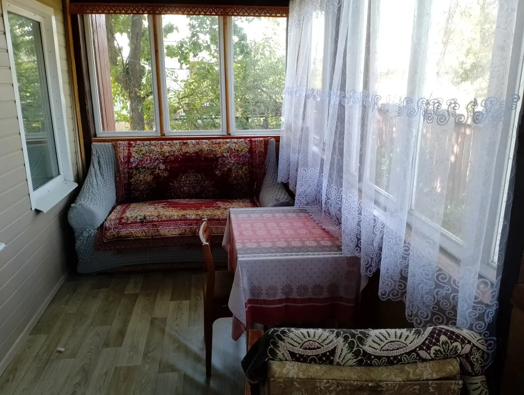 Часть дома рядом с рекой Волга и парком