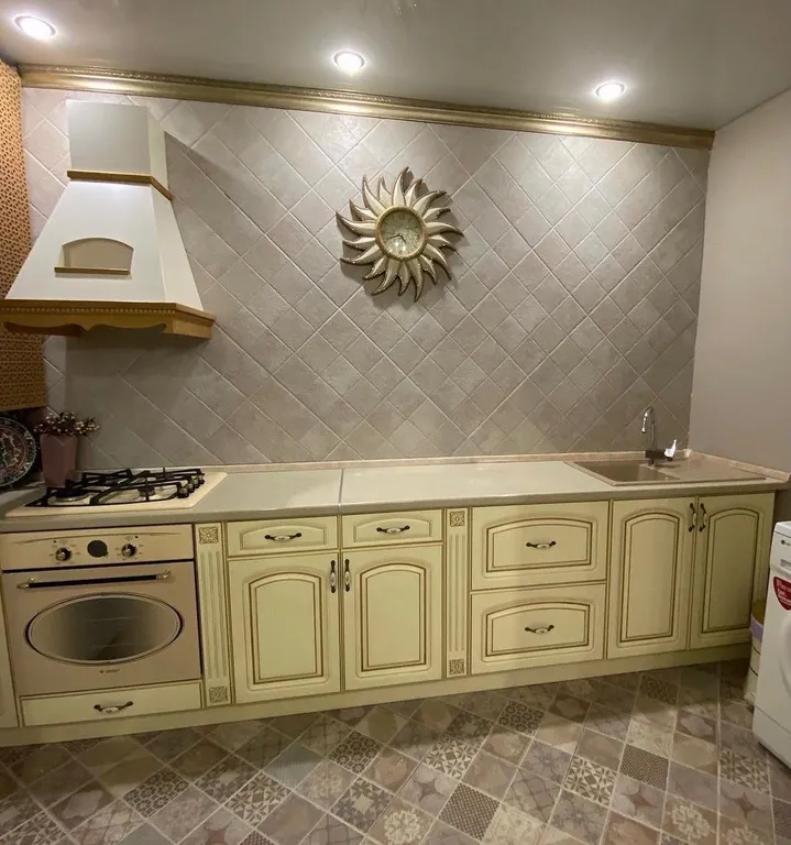 Уютный дом с двориком в центре города