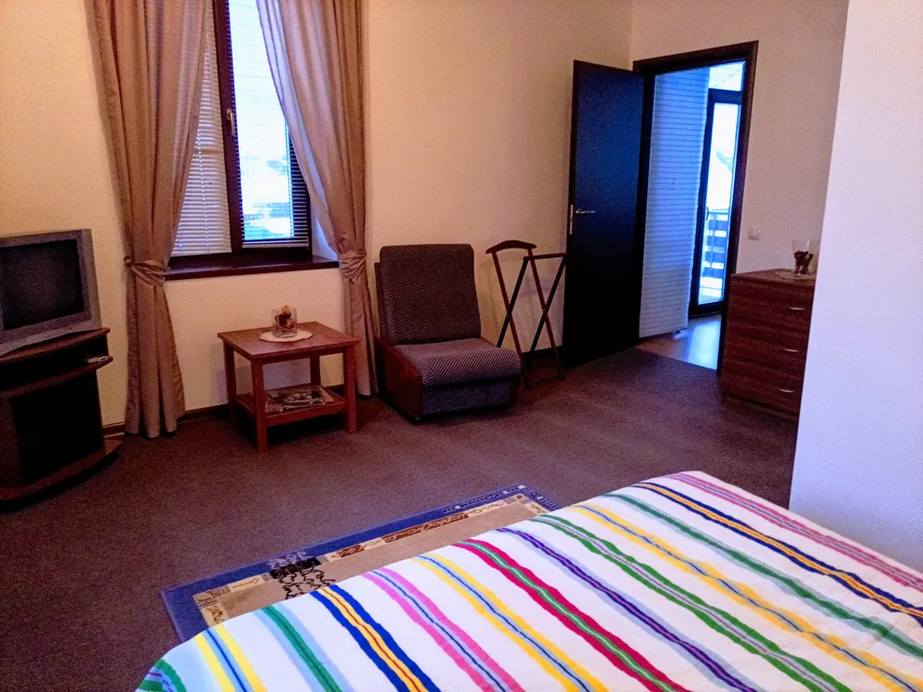 Уютная комната в городском котедже