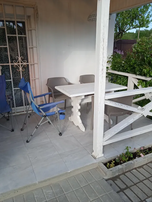 Уютный дом у озера