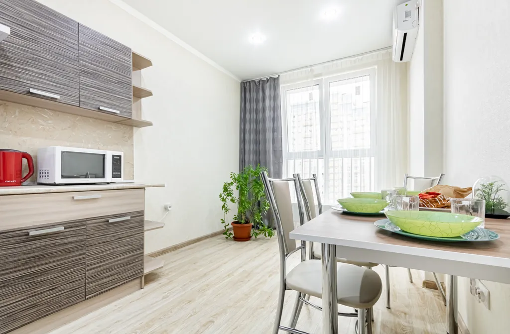 Квартира Квартира Светлая евродвушка в центре, 2 жк-телевизора, удобная кровать, 24/7 — Краснодар