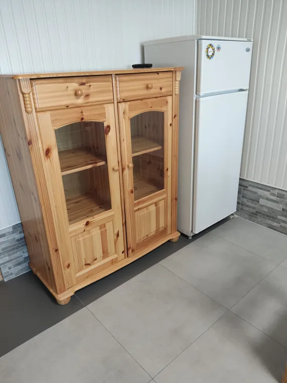 Эллинг на берегу моря